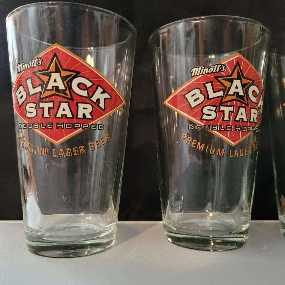 Minott's Black Star Lager Beer Glasses Set of 4 Barware Red Black Logo JJ1500